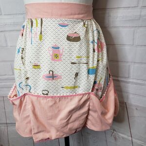 Retro 1950s Style Half Apron Whimsical Kitchen Print with Pink Bubble Pockets